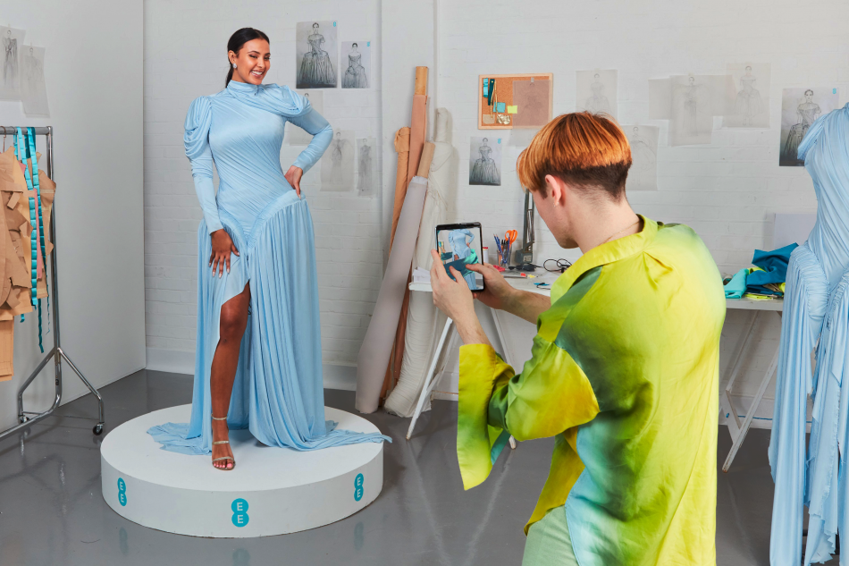 EE Augmented Reality Dress